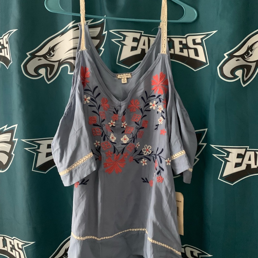 Women’s eyeshadow blouse